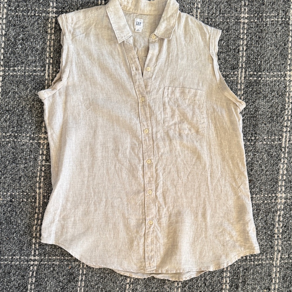 GAP Women's Light Tan Sleeveless Button Down Shirt 100% Linen